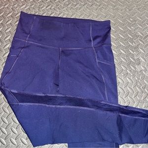 OLD NAVY leggings with mesh details and pockets